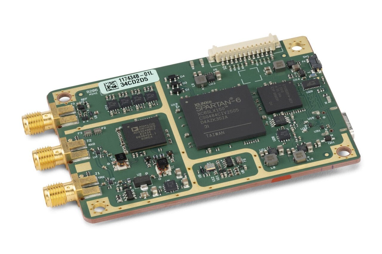 USRP B206mini-i SDR/Cognitive Radio